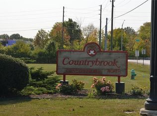 7460 Country Brook Dr, Indianapolis, IN 46260