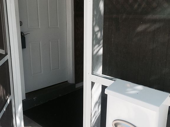 Screened in Front Porch
