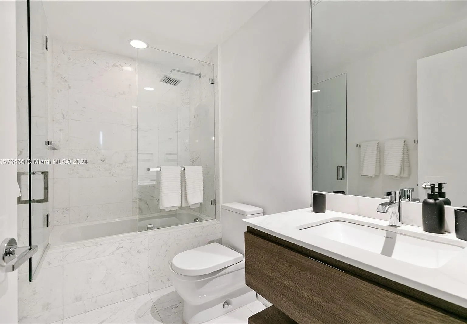 2 bed, 3.5 bath, 1542 sqft, $19,000 — Photo 3