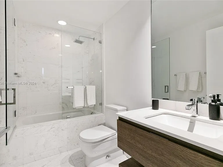 360 Ocean Dr #305S — Photo 3