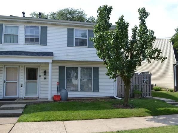 28V Fernwood Dr, Bolingbrook, IL 60440