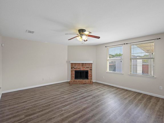 5th image of 2718 Lake Terrace Dr