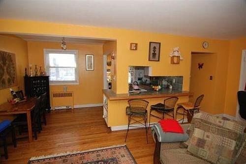 4th image of 7230 N Claremont Ave
