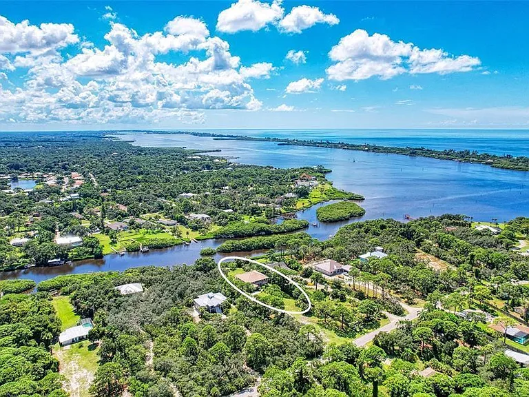 1648 Bayshore Dr — Photo 4