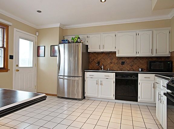 3rd image of 2411 S Embers Ln