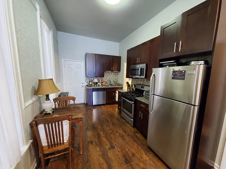 1528 N Ashland Ave #1F — Photo 2