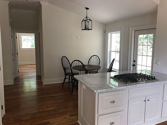 5th image of 40 Etowah Dr