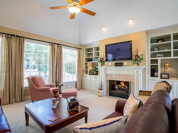 5th image of 248 Chancellors Park Ct