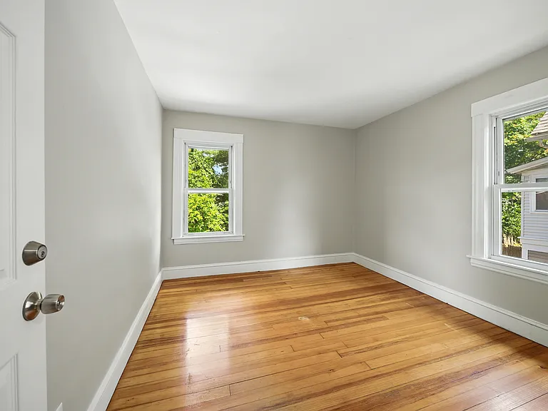 12-14 Kendall St #2 — Photo 8