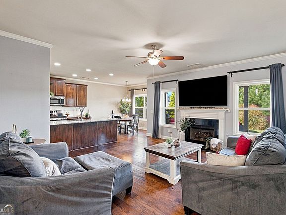 5th image of 45 Oakley Way
