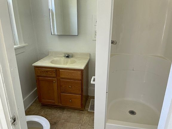 Bathroom & Shower