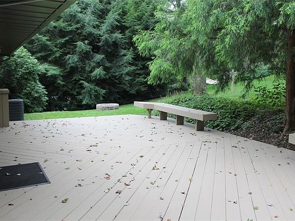 2nd image of 122 Lyn Dale Dr