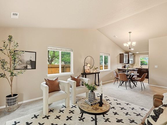 5th image of 702 S Edgerton Ln