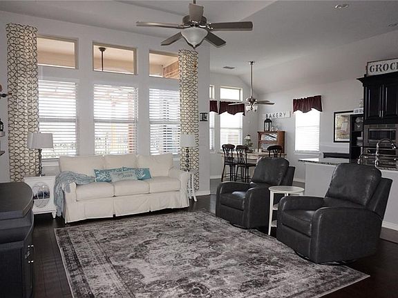 5th image of 713 Caudle Ln