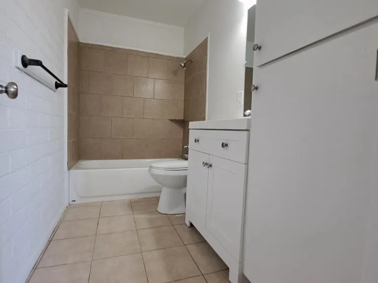 701 W 12th St #A — Photo 11