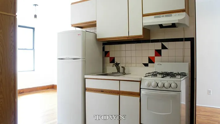 Rented by Town Residential | media 35