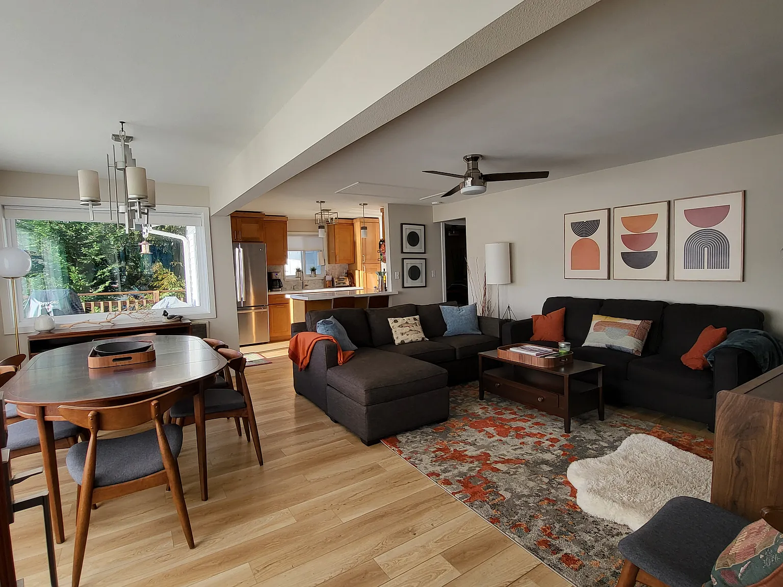 2 bed, 900 sqft, $2,500 — Photo 2