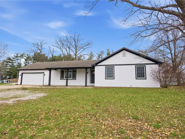 1097 County Road 700 N, Toledo, IL 62468