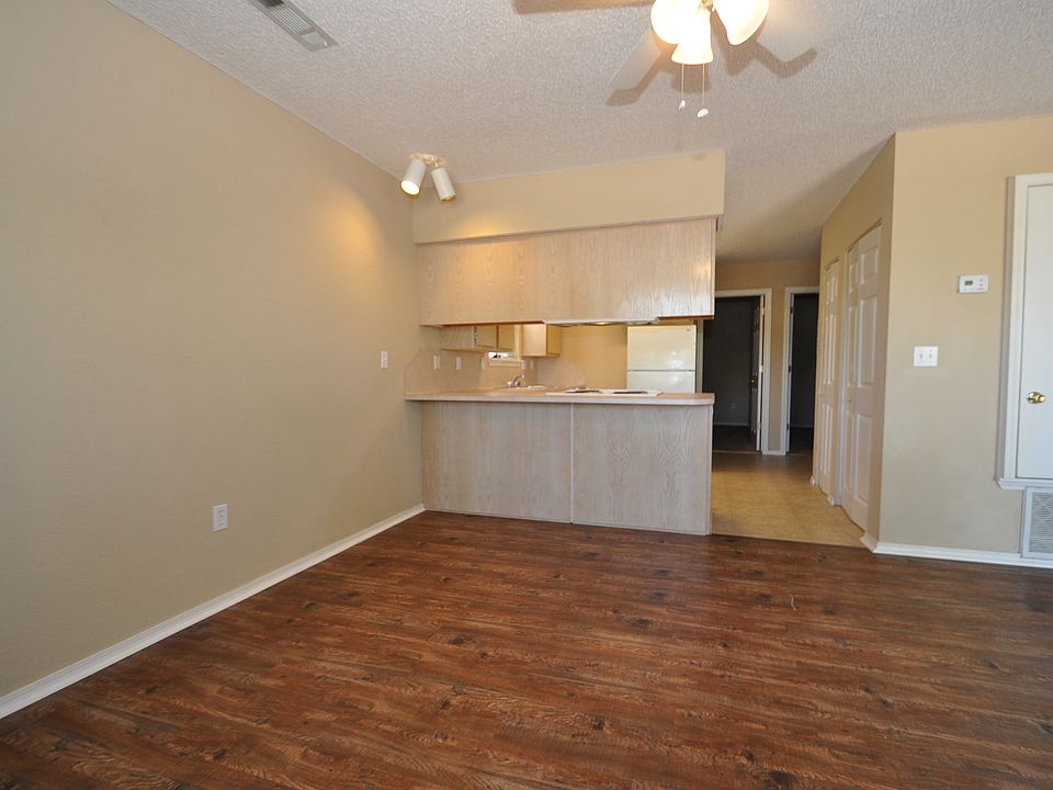 1st image of 1621 N Leverett Ave APT 01