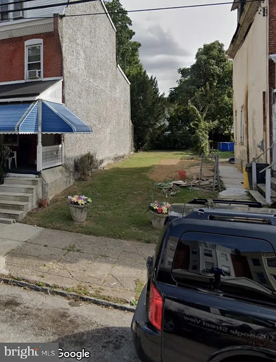 120 E Duval St photo 1