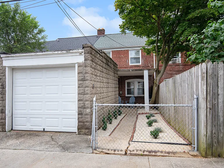 324 Westowne Rd — Photo 27
