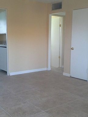 2nd image of 220 N 13th St APT B