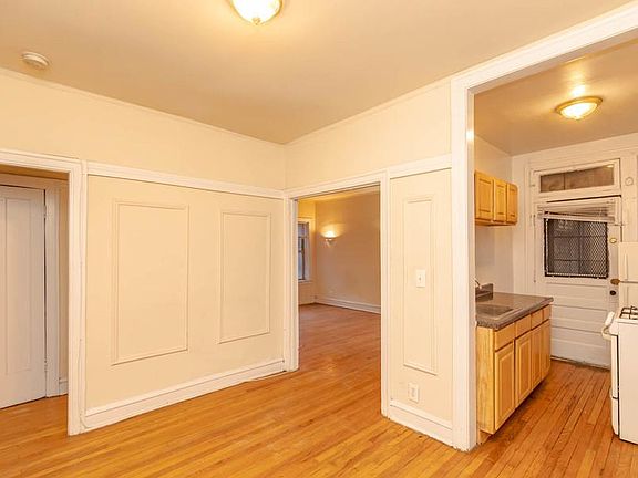 2nd image of 1337 W Touhy Ave #3NN