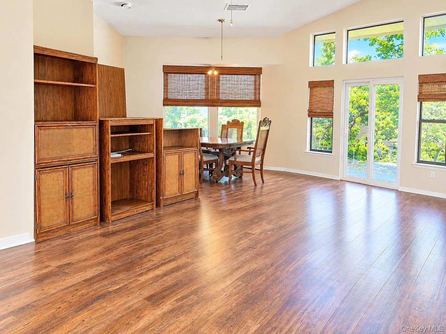 2 bed, 2.0 bath, 1200 sqft, $3,500 — Photo 2