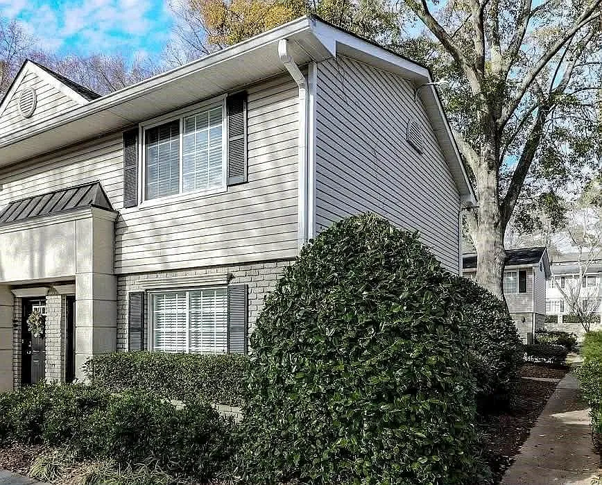 Building Photo - 6940 Roswell Rd #8F
