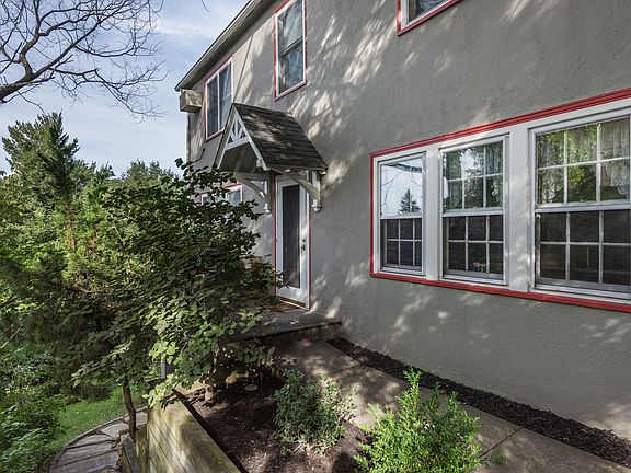 3rd image of 253 Palisade Ave