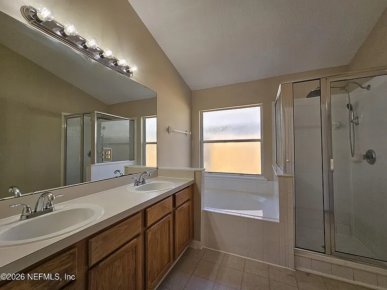 1616 Austin Ln — Photo 14