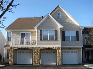 81 Mountainside Dr #8-1, Pompton Lakes, NJ 07442