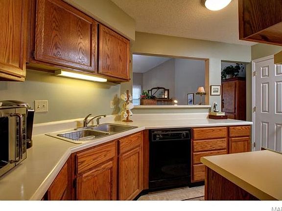 2nd image of 1331 Kyle Dr