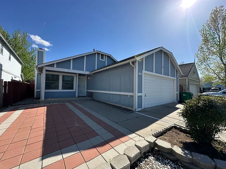 1213 Lawton Ct — Photo 4
