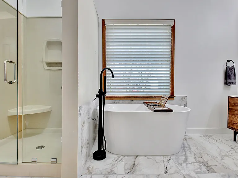401 Tenterden Curv — Photo 47