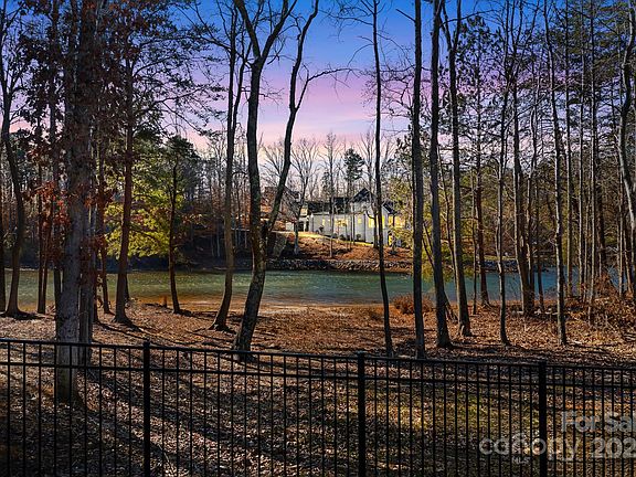 4th image of 160 Palmer Marsh Pl