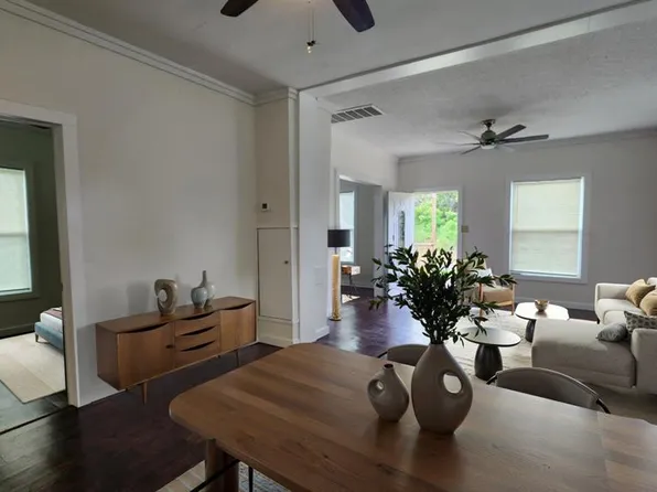 1401 W College Ave, Guthrie, OK 73044