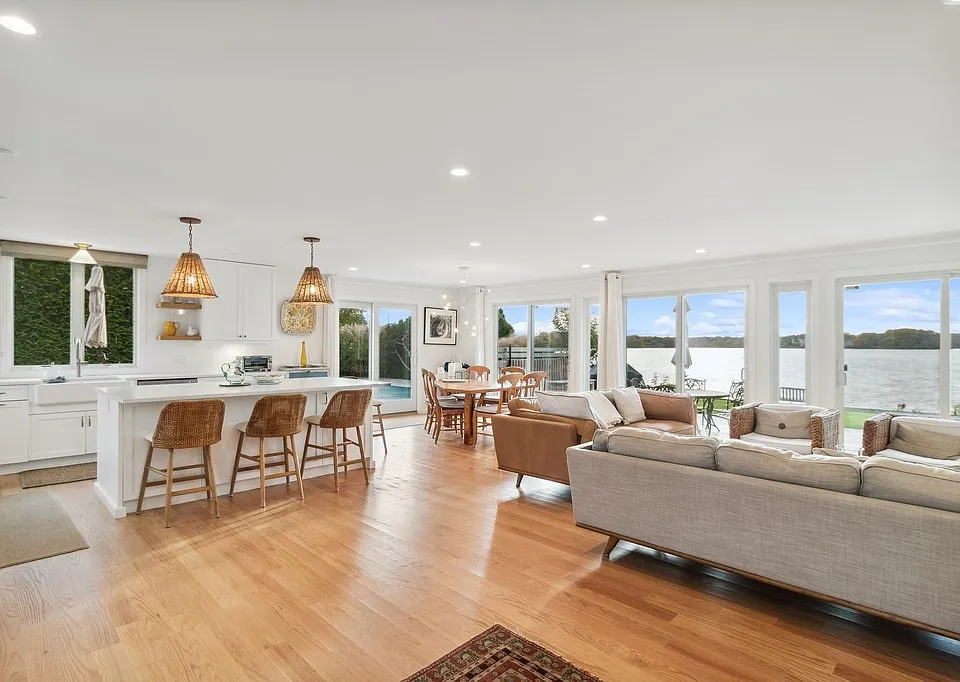 102 Mill Pond Ln