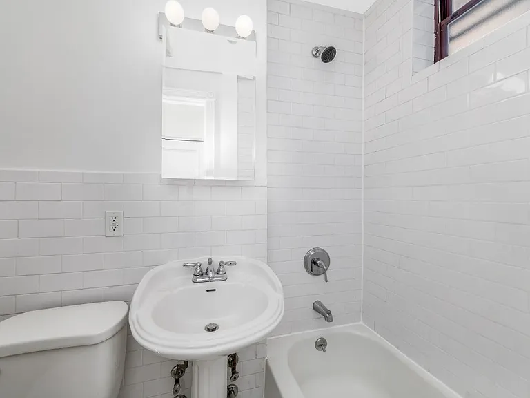 443 E 78th St #2B — Photo 3