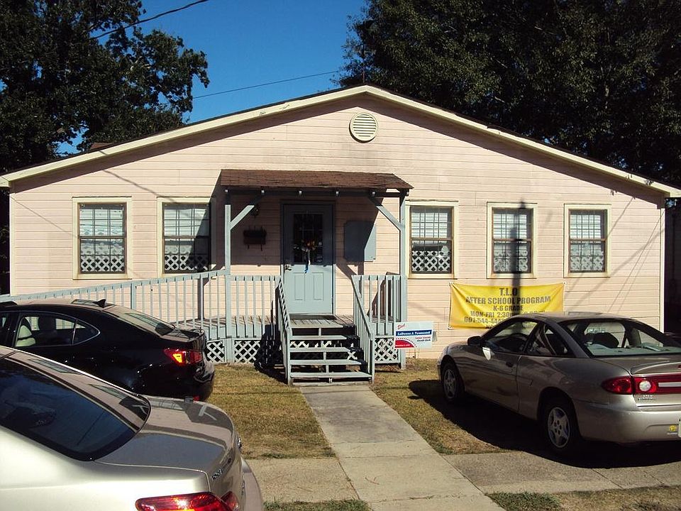 2nd image of 114 Patton Ave