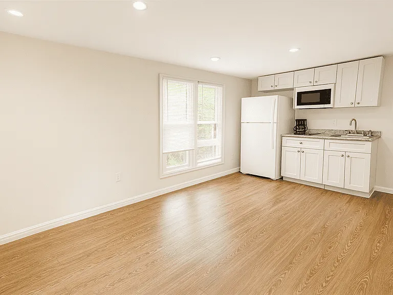 422 N Hamilton St #3 — Photo 2