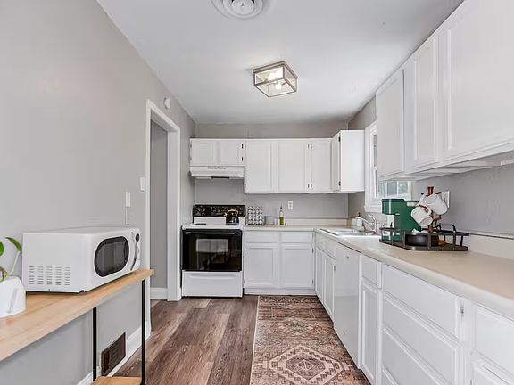 Fully stocked kitchen to cook a meal at home (pots, pans, bakeware, Tupperware, wine glasses, etc.)