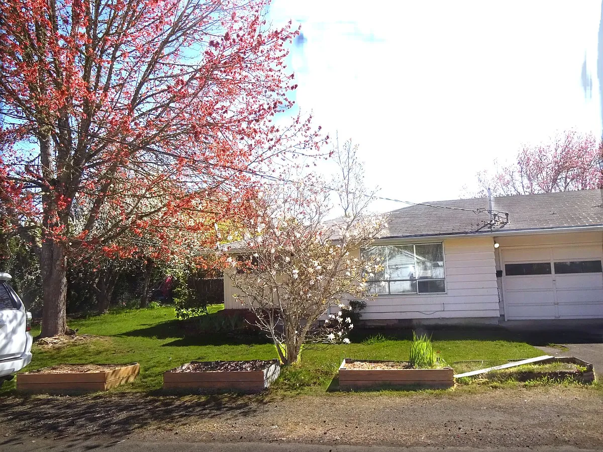 Building Photo - 655 Mayfair Ln