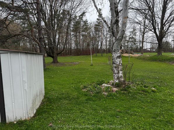 2496 6th Ave W, Owen Sound, ON N4K 5J6