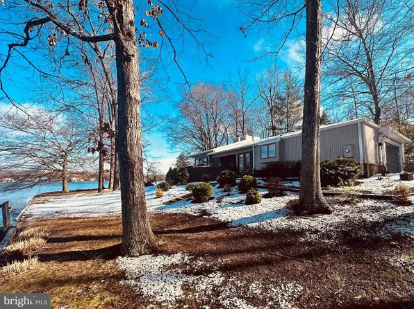 104 Spring Grove Ln, Locust Grove, VA 22508