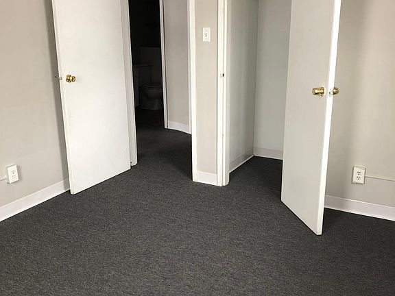BEDROOM/CLOSET