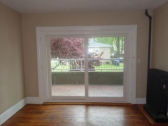 3rd image of 307 W Mulberry St APT 2