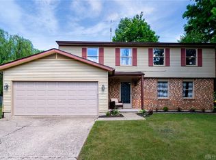 6630 Ranch Hill Dr, Dayton, OH 45415