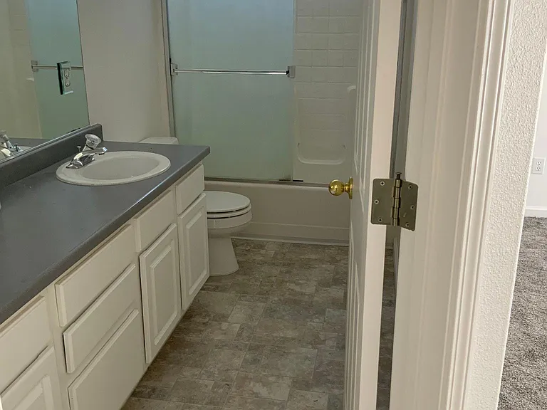1120 Dixie Ln — Photo 6
