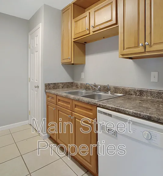 3346 Greenbriar Cir #D — Photo 7